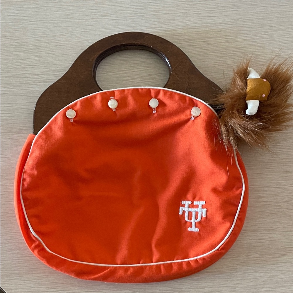 U Texas Longhorns Orange Handbag with Wooden Handle